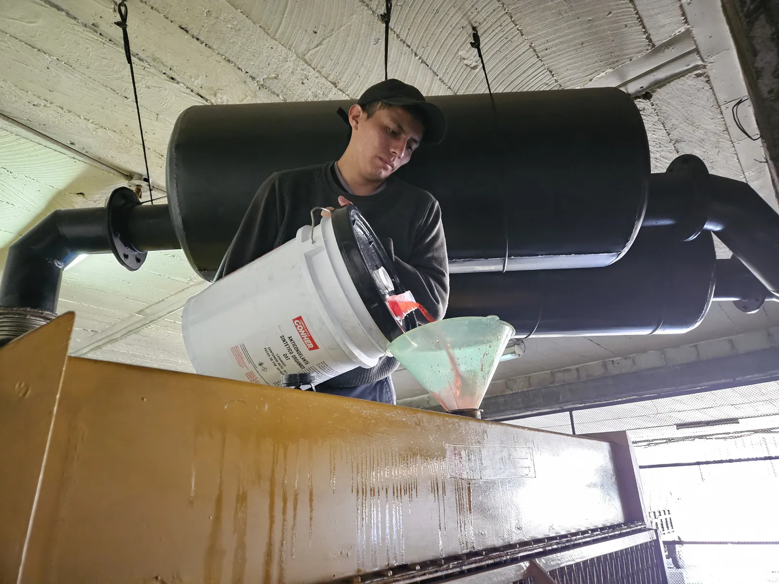 Servicio técnico del sistema de refrigeración de un generador